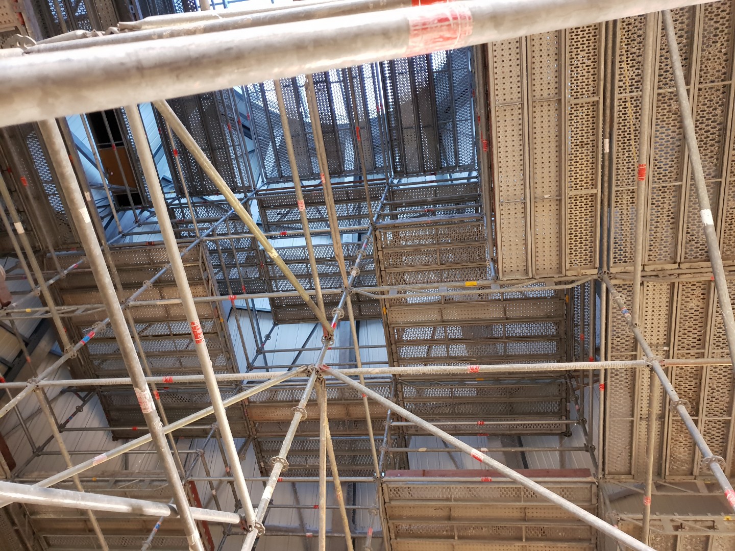 chantier piscine échafaudage Bayeux